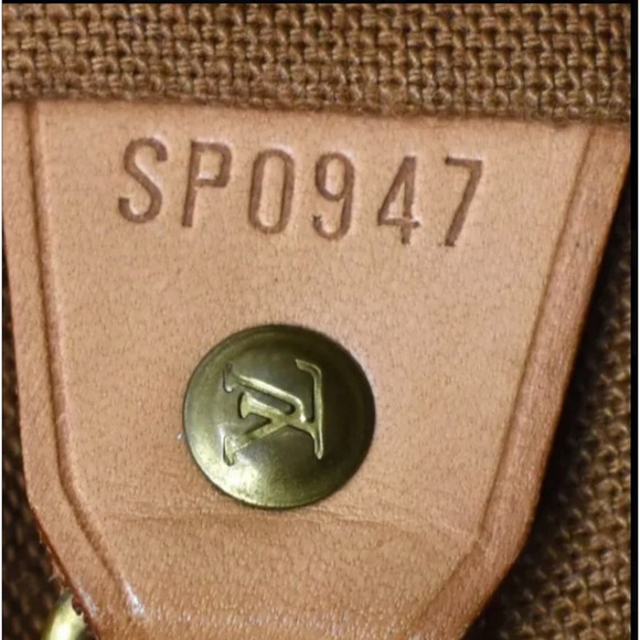 Louis Vuitton Montsouris MM Backpack. - Picture 14 of 15